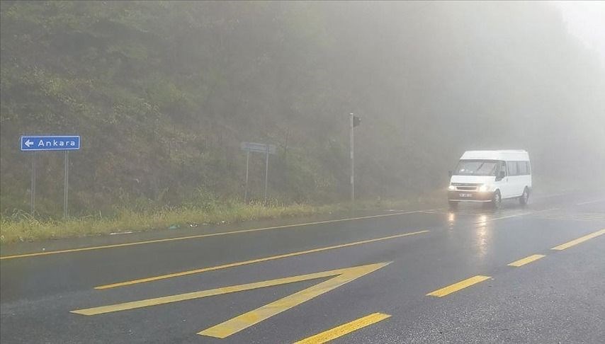 Bolu Dağı'nda sis görüş mesafesini düşürdü