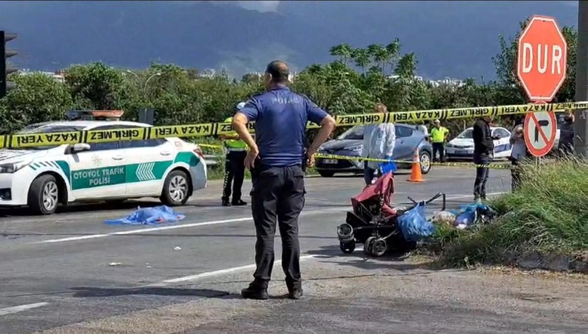 Alışverişten dönen anne kıza TIR çarptı