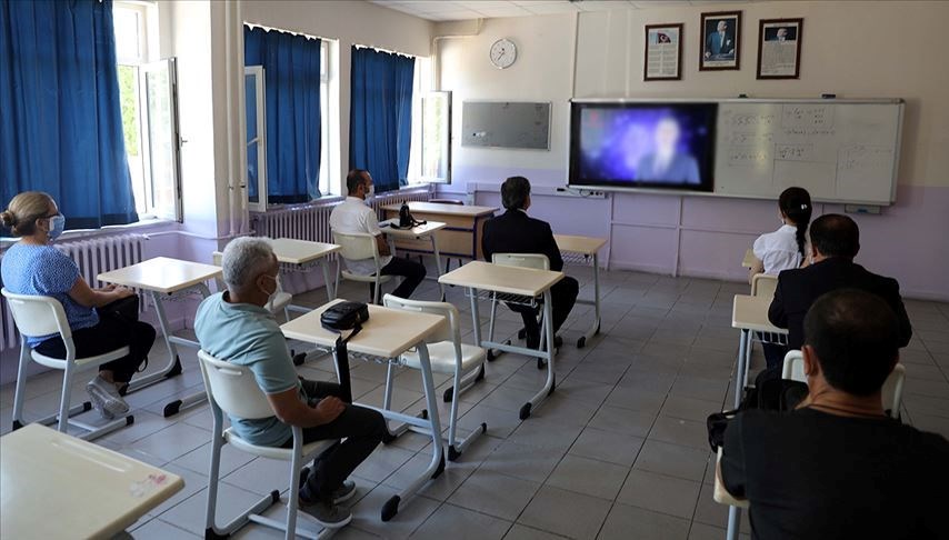 Ara tatil öğretmen seminerleri ne zaman, nasıl yapılacak? Seminerler online mı olacak? Bakan'dan açıklama geldi