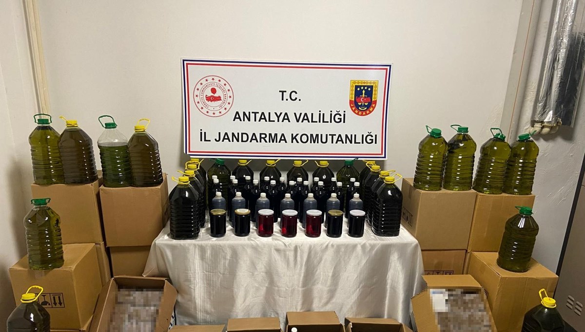 Antalya’da yüzlerce litre sahte zeytinyağı ve nar ekşisi ele geçirildi