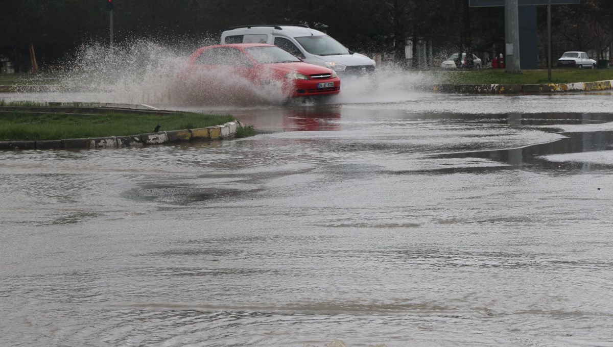 Bu 4 ilde yaşayanlar dikkat! Meteoroloji saat verdi, kuvvetli geliyor