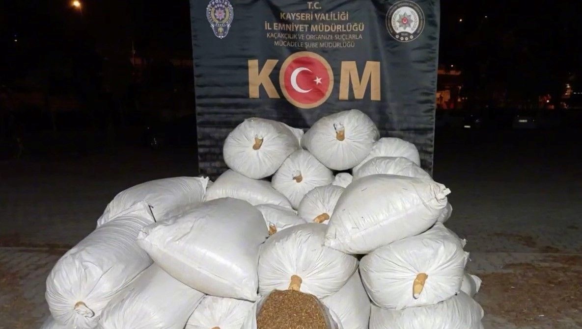 Kayseri'de 1 ton 760 kilo kaçak tütün ele geçirildi