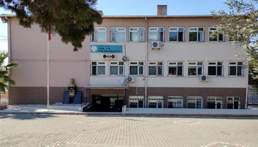 Manisa’da veli sınıfı bastı, ders sırasında öğretmene saldırdı